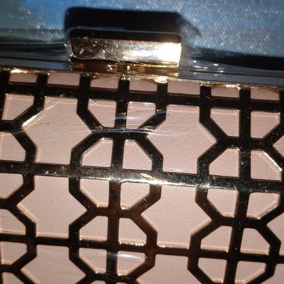 Cross body strap hand bag/ clutch - Picture 2 of 4